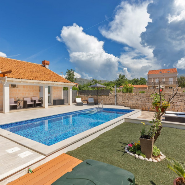 Holiday Home DoMa, Holiday Home DoMa with Pool, Konavle, Croatia Čilipi