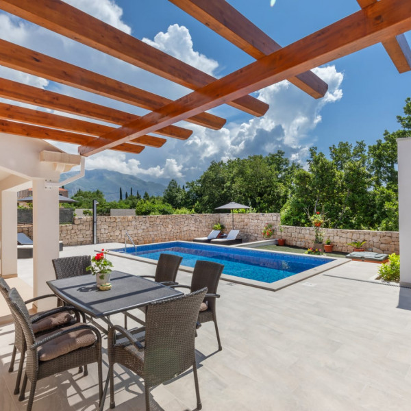 Holiday Home DoMa, Holiday Home DoMa with Pool, Konavle, Croatia Čilipi